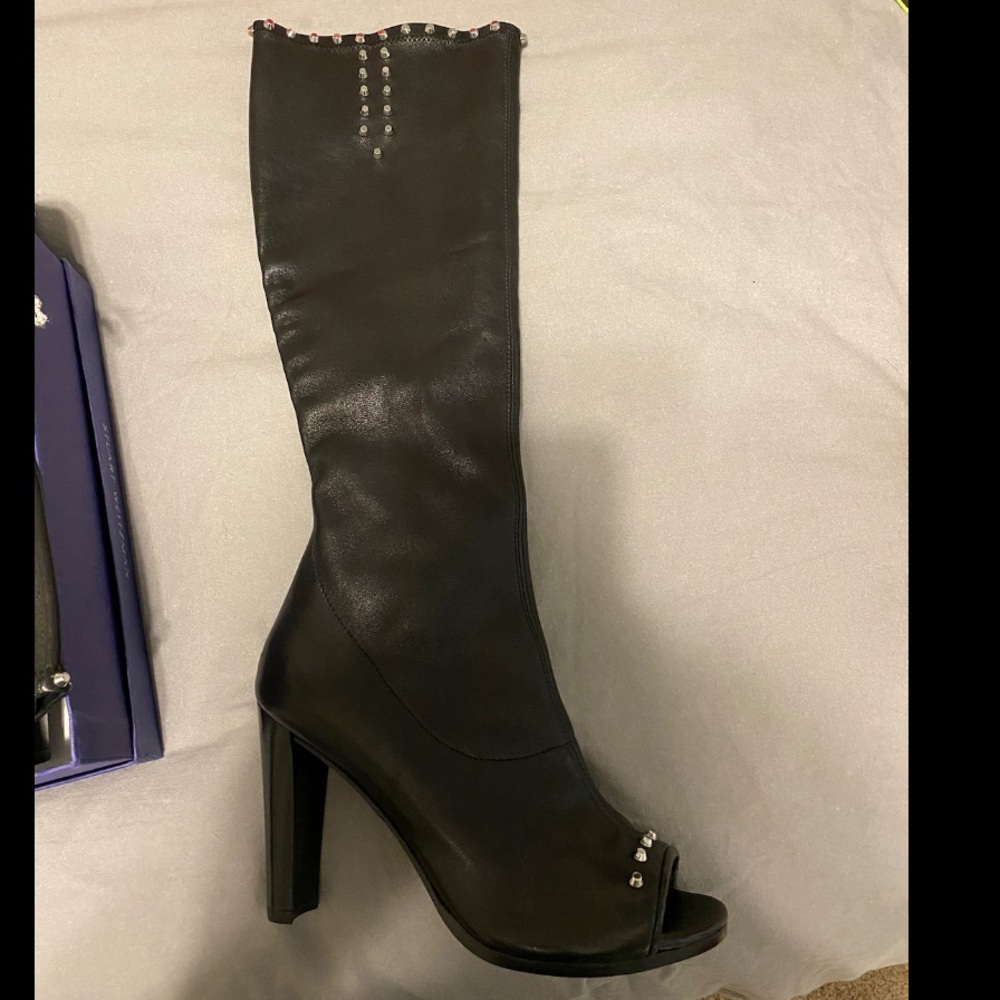 BNWT Stuart Weitzman Topeka Studded Leather Open Toe